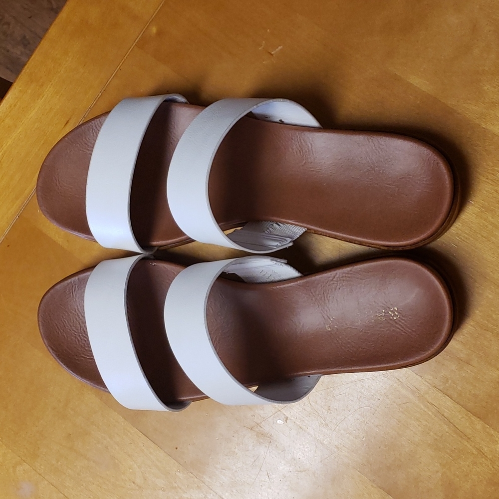 Sandals - Picture 5 of 6